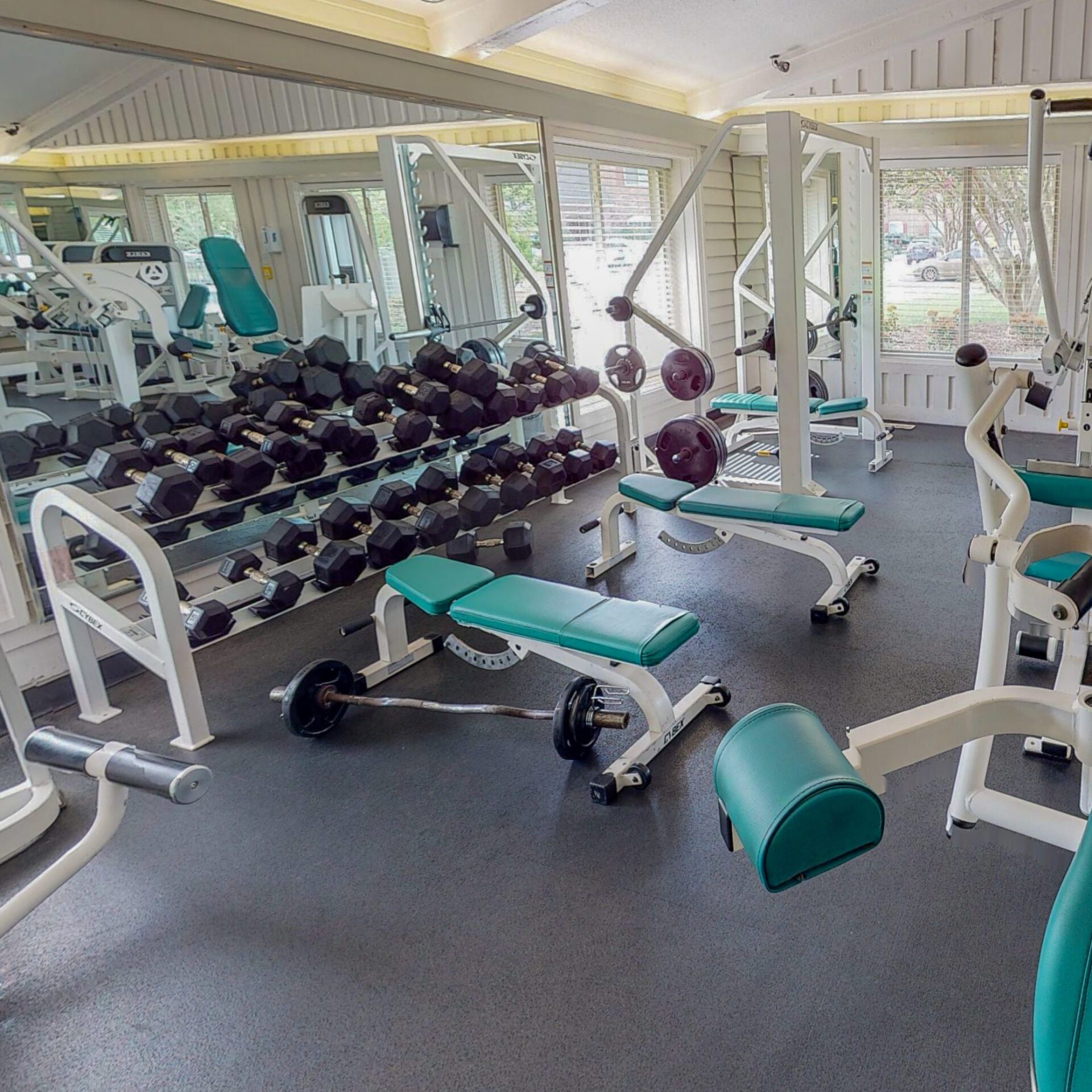 Fitness center amenities Waterford Apartments