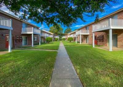 Exterior home Waterford Apartments