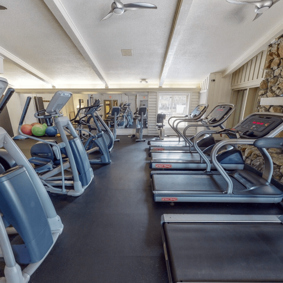 Fitness center amenities Waterford Apartments